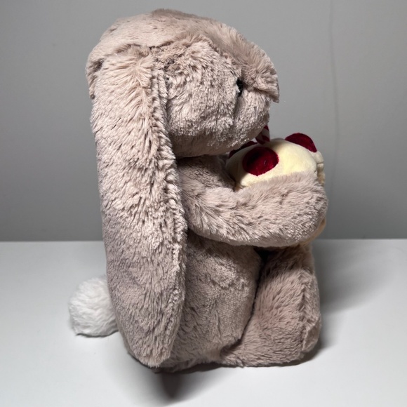 BNWT RARE Jellycat BASHFUL BEIGE BUNNY BIRTHDAY Cake Soft Plush Rabbit HTF - Picture 4 of 6